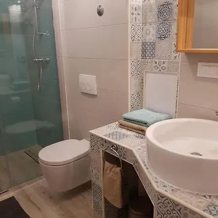 Sea-esta 2 Apartment Valun