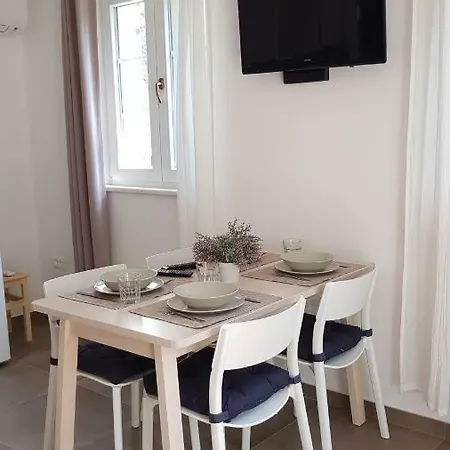 Sea-esta 2 Apartment Valun